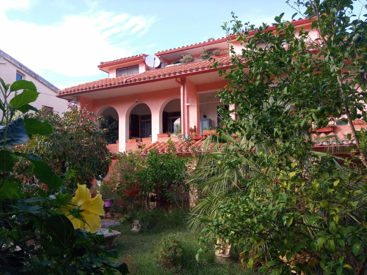 Villa Corrias Siliqua Kültér fotó